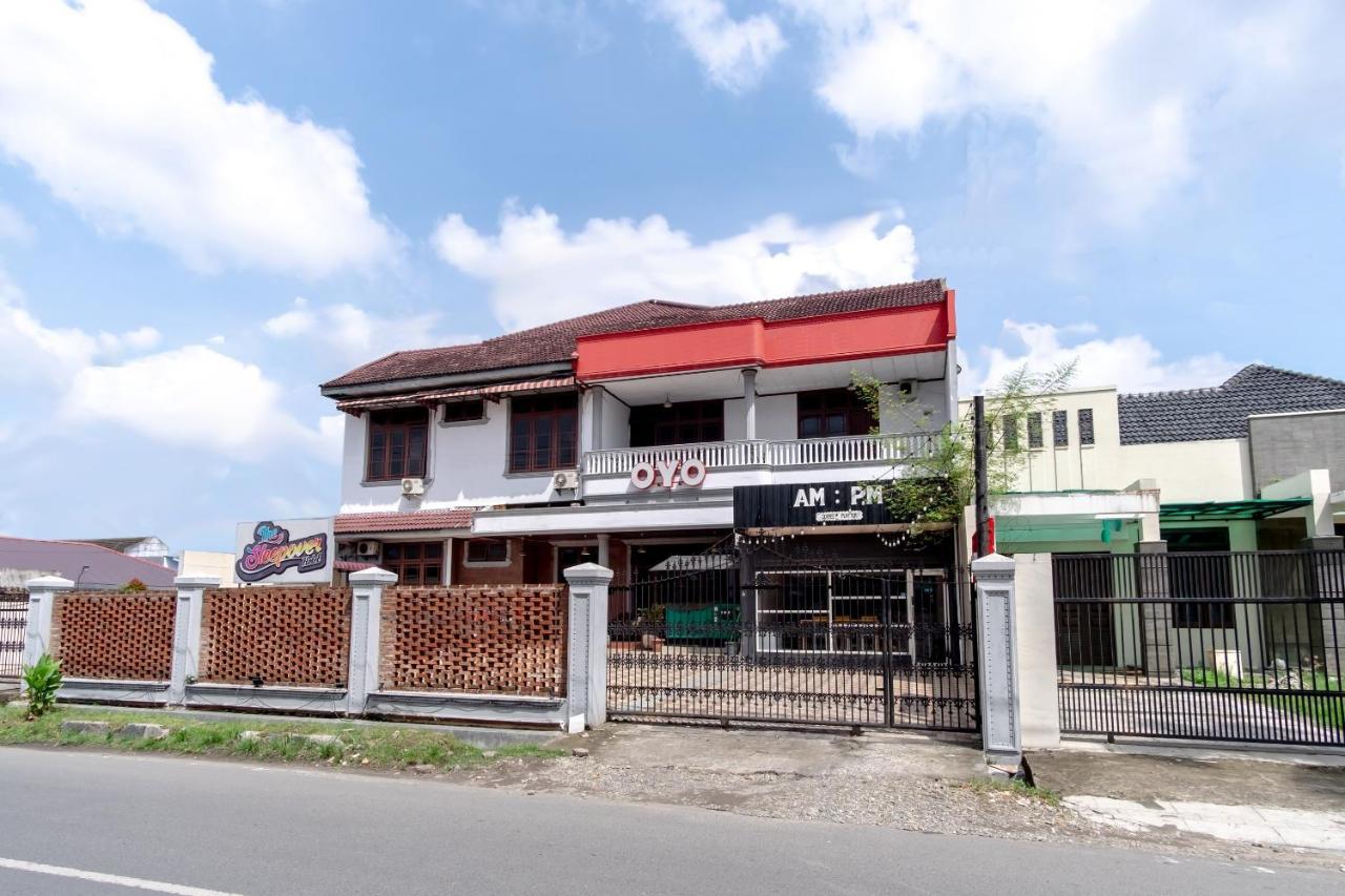 Oyo 2777 Sleepover Sei Serayu Medan Exterior photo